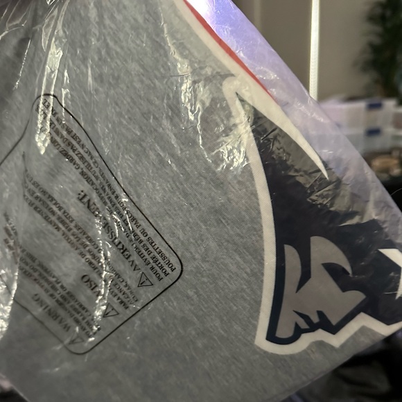 NFL FOCO shirt long sleeve New England Patriots Team Logo Raglan T-Shirt small - Picture 7 of 8